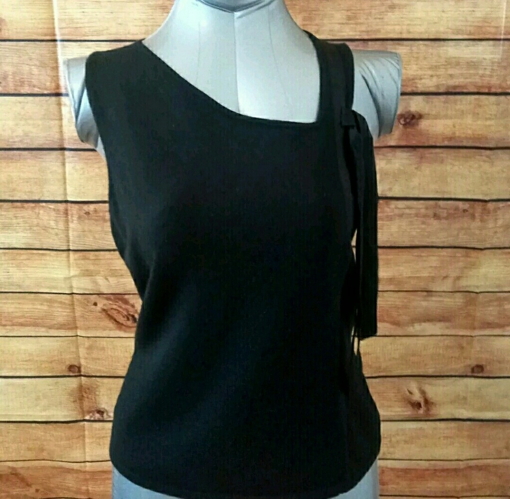 🌸 flash sale Banana Republic black silk  top